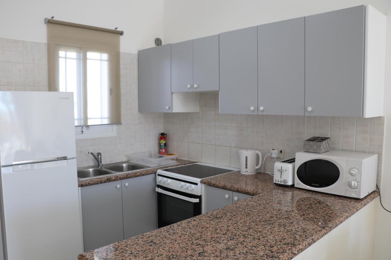 Cyking 2 Bed Apartment With Pool & 10 Min To Beach Пафос Екстериор снимка
